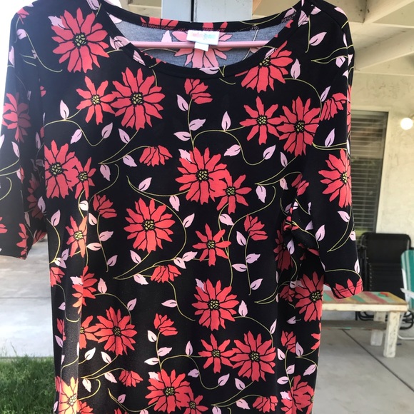 LuLaRoe Tops - Lularoe Gigi
